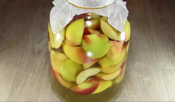 Homemade Apple Cider Vinegar